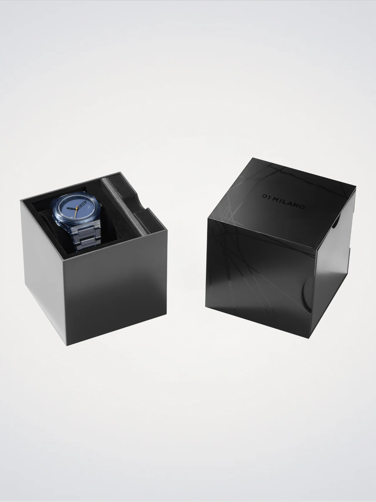 D1 Milano NYBJ05 Exp-Cobalt – Nylon 39 mm Transparent Blue Watch