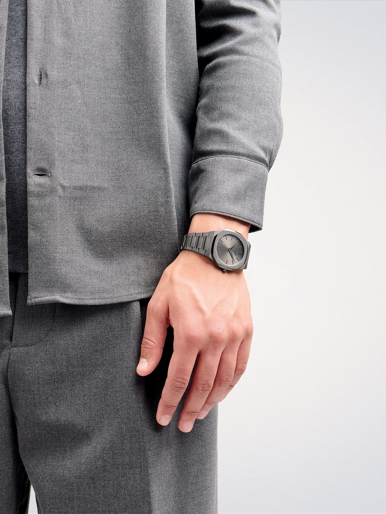 D1 Milano UTBJ22 Ultra Thin Antracite 40 mm – Gun Metal Bracelet Watch