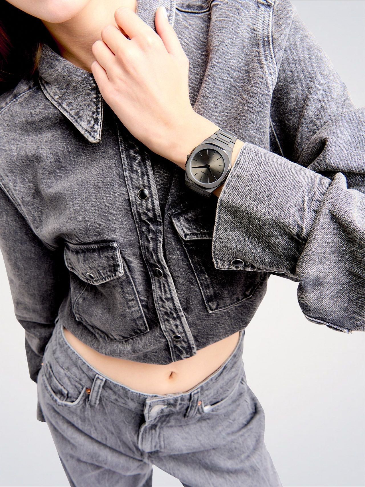 D1 Milano UTBJ22 Ultra Thin Antracite 40 mm – Gun Metal Bracelet Watch