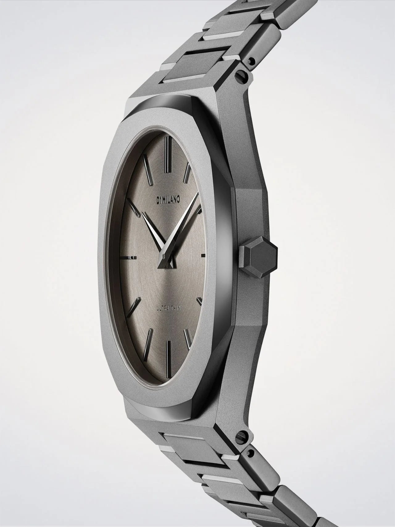 D1 Milano UTBJ22 Ultra Thin Antracite 40 mm – Gun Metal Bracelet Watch